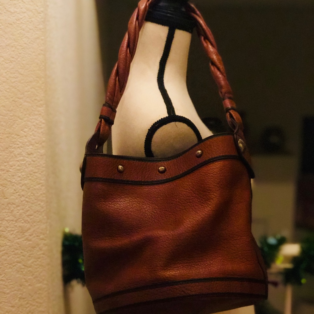 💯% AUTHENTIC Fendi Bucket bag